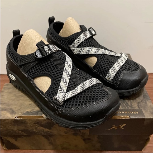 New Chaco Big Kids Odyssey Black Sandals - Picture 1 of 7